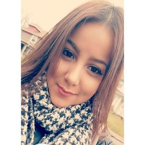 Meet your Posher, Crystal